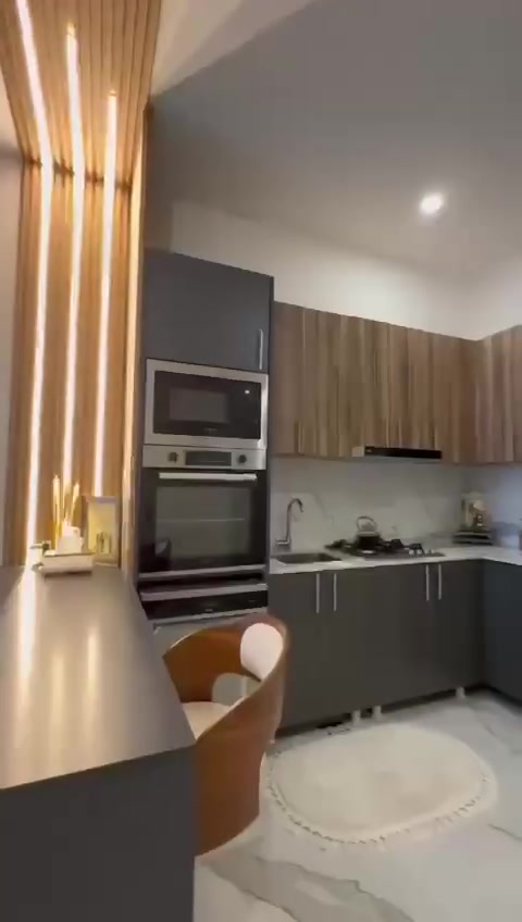 *للإيجار - مجمع وايت تاورز - أربيل*
*التفاصيل:*
✨*النوع*: شقة غرفة + صالة
📐 *المساحة*: 85 متر 🏷️ *التأثيث*: مفروشة VIP
📍 *الموقع*: مجمع وايت تاورز
💰 *السعر*: $500 شهرياً
*للاستفسار*: 
📞  آسيا / واتساب: ***********
