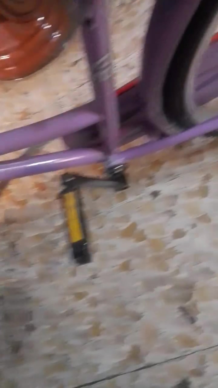 السلام عليكم حبايب بايسكل شركه BD موديل 2021البايسكل ليره لونه مميز بنفسجي فاتح🟪ياباني شرط للفحص تايرات جدد البايسكل ماخذه 110 وعارضه 100وبي مجال للشرايه    مكاني كربلاء شارع الجاير. التواصا***********
