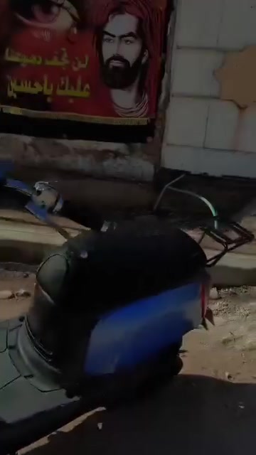 السلام عليكم دراجه بوليس للبيع نضيف صارلها شهرين من طالعه من الوكيل وكيلها العارضي. دراجه نضيفه كلش السعر 800 قفل.. ترهم مراوس 4 كير او دايون. للتواصل ***********
