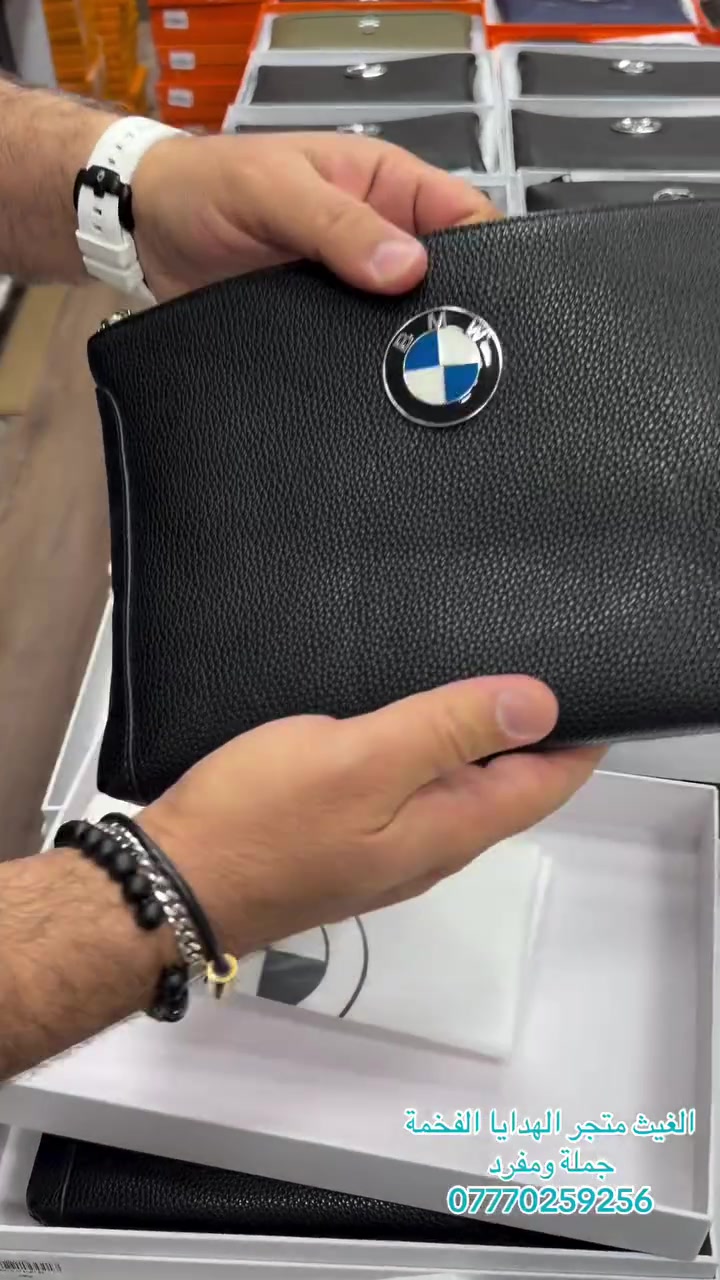 #الغيث_متجر_الهدايا_الفخمة #ساعات #مارسيدس #bmw #الشعب_الصيني_ماله_حل😂😂

نص مكتوب في الصور:
- الغيث متجر الهدايا الفخمة
- جملة ومفرد
- ***********