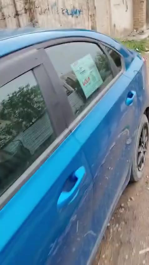 �🖤 بردات سحب أسود من مصنع سكراب ريسا 🖤🚗

✨ خلي سيارتك أريح وأكثر خصوصية!
بردات سحب أسود بجودة عالية، تصميم عملي وسهلة الاستخدام، ومناسبة لمختلف أنواع السيارات.

🔹 للسيارات 4 أبواب:
📦 تخم 4 قطع سحب أسود — قطعة لكل باب.

🔹 لسيارات التك قمارة 2 باب:
📦 تخم 2 قطع سحب أسود — للأبواب الجانبية.

✅ قماش قوي ومتين
✅ يحجب الضوء ويزيد الخصوصية
✅ شكل أنيق داخل السيارة
✅ سحب يدوي سهل مثل الستارة العادية
✅ تفصيل مناسب حسب نوع السيارة
✅ صناعة محلية – مصنع سكراب ريسا

📩 لطلب التخم:
أرسل لنا اسم و موديل السيارة حتى نساعدك بالتأكد من المقاس المناسب.

🚚 التوصيل متوفر لجميع المحافظات العراقية.

🔥 اطلب الآن وخلي سيارتك أكثر خصوصية وأناقة!

📞 للاستفسار والطلب: راسلنا على الخاص واتساب
***********
وماسنجر ايضا

نص مكتوب في الصور:
- ملكة ابيض و اسود سحب ٤ قطع
- مارك عظم سحب ٤ قطع