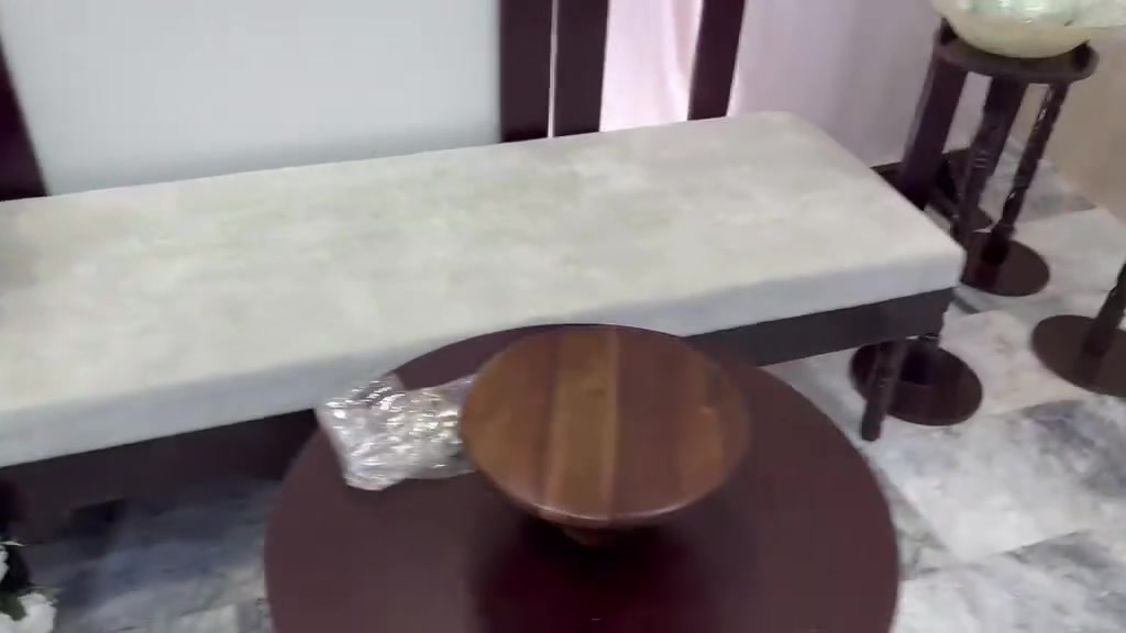 يا الله تعلن شركة لاراسا عن تجهيز الاعراس حسب الطلب وبسعار مناسبه بدله زفاف فساتين سهره فساتين عقد علب توزيعات جادر خطوبة كوشات الموقع شارع الحسينية مقابل مجمع ألق لاستفسار ***********
