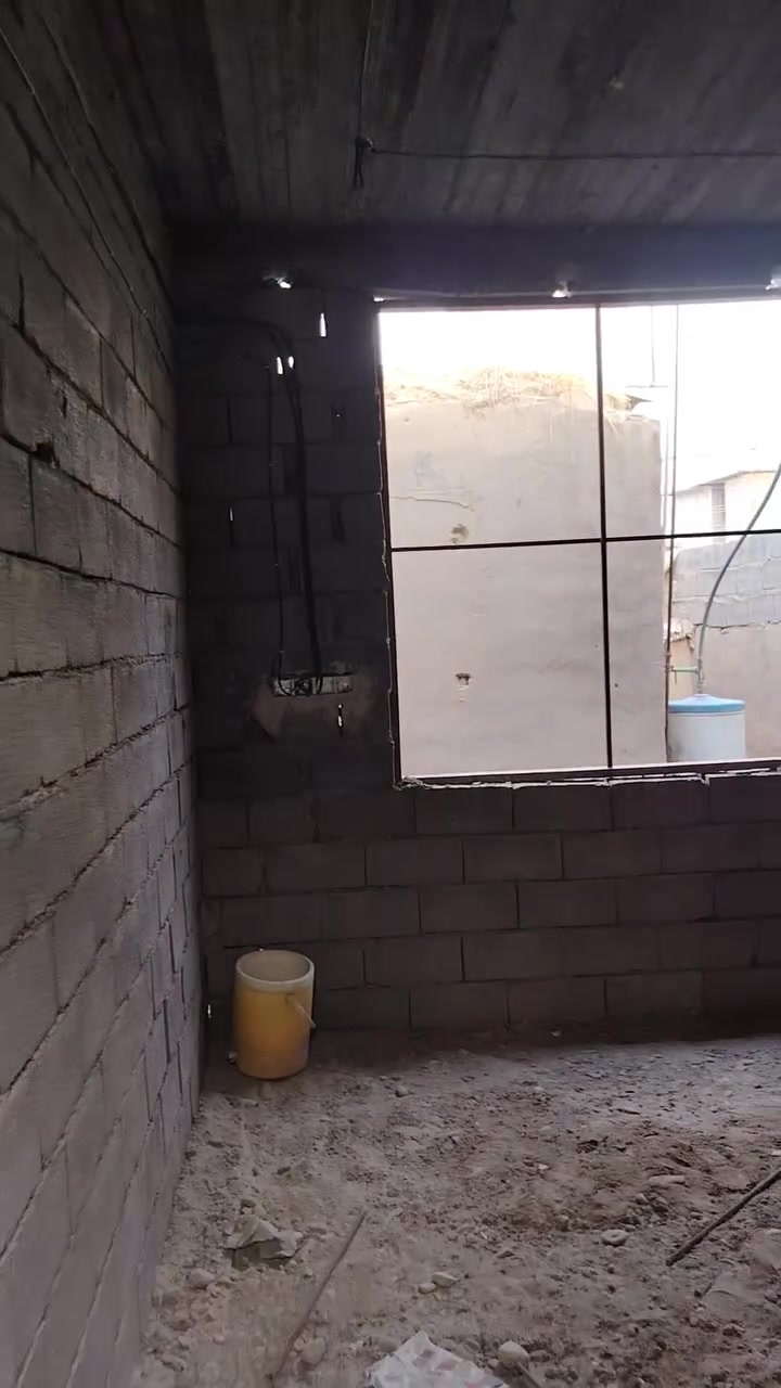 دار للبيع مساحة 130متر طابو صرف في حي فلسطين للاستفسار الاتصال على الرقم ***********
