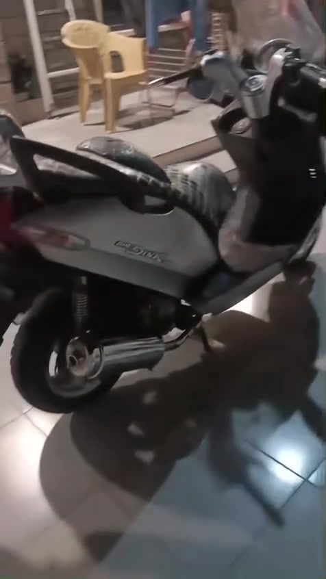 كايمكو  موديل 2012 حيل نضيف المحرك مفتوح وشرط بلادي وتحويل شوكت ما يعجبك واي نقص ما بي السعر 900$ وبي مجال للطيبين ***********
