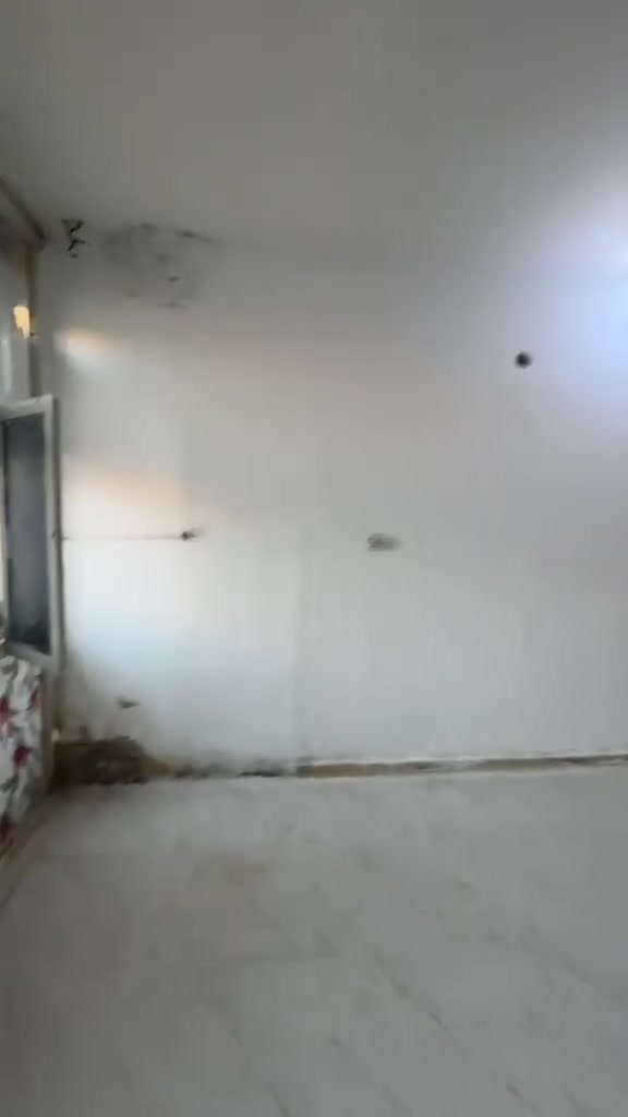 بييت  الايجار  🏠 ✅

يحتوي على غرفتين نوم واستقبال ومطبخ وصحيات وطارمه ✅

الموقع. 🌏الكرامه خلف مطعم كنتاكي هاوس ✅

قيمه الايجار 450✅
الاستفسار الإتصال بالرقم  ***********متوفر واتساب ✅
