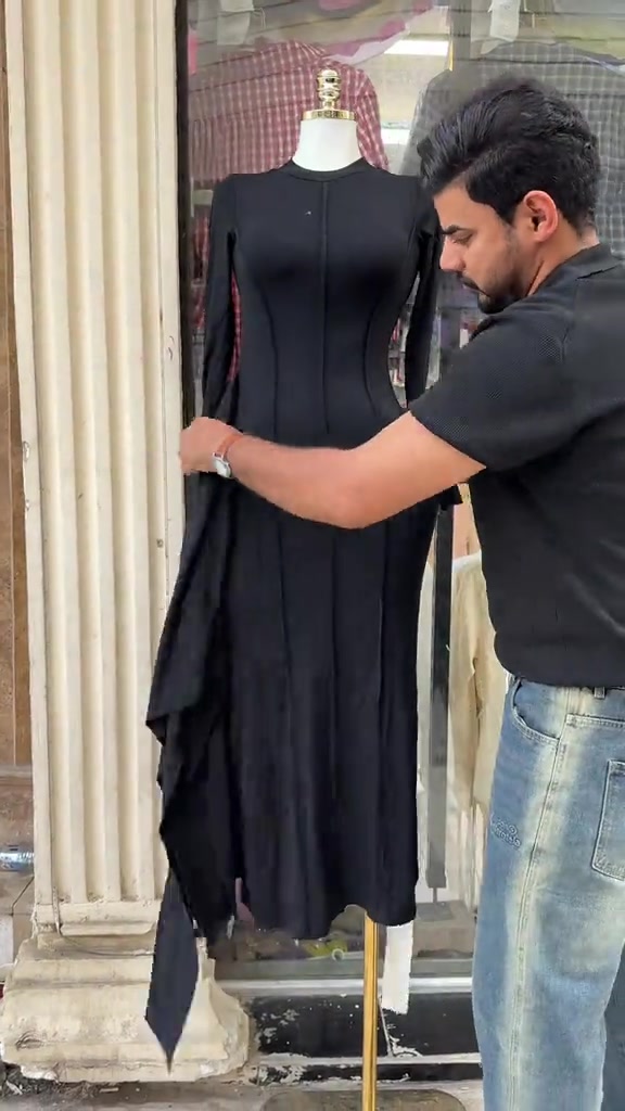 ملابس • للبيع