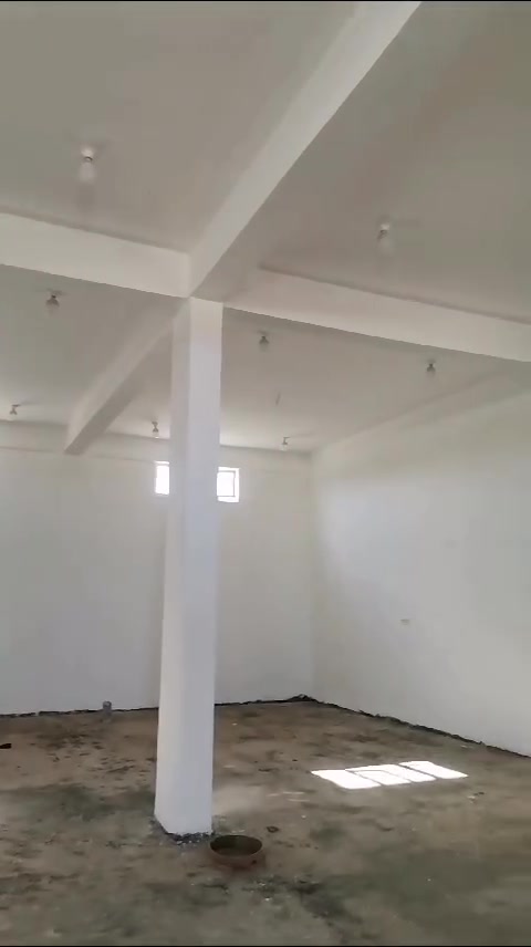 ٨ محلات • الصويره شارع المطار • ٤٨م٢