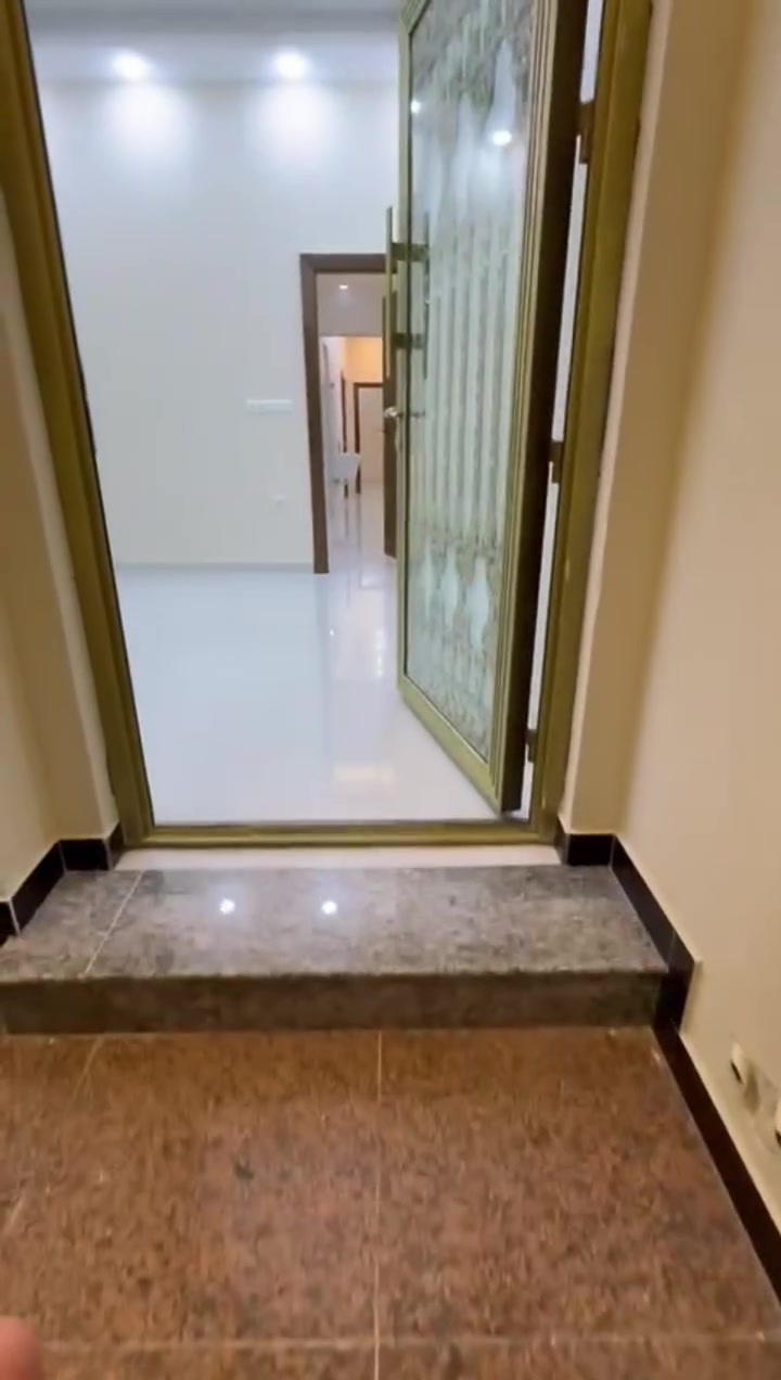 شقه طابق اول للأيجار ياسين خريبط باب مستقل تحتوي على غرفتين منام صاله مطبخ صحيات سعر ٧٥٠ الف
عقارات حسين سعيد للأستثمار العقاري
***********
 #عقارات***********
