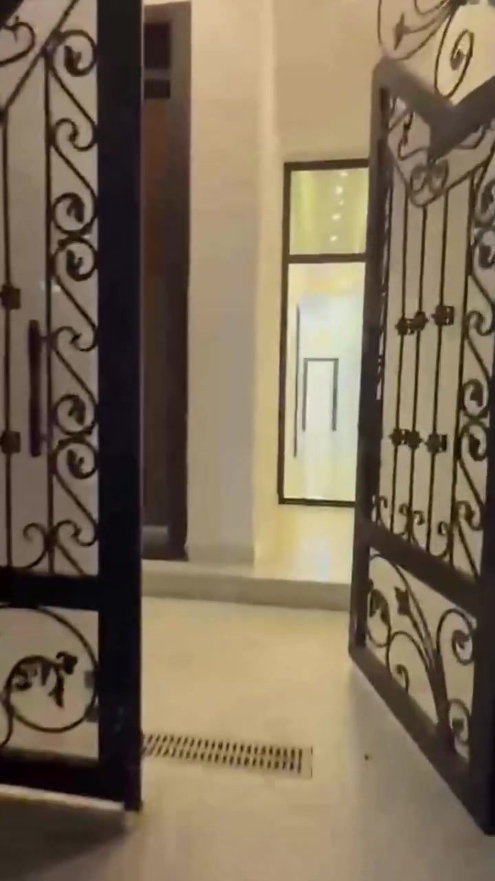 للبيع توأم ١٠٠م عدد ٢ بناء حديث
.......
بيع سريع ومناسبات 
.......
مشتملات ١٠٠م توأم عدد ٢ بناء ٢٠٢٦ هستوهن متقفلات
فول درجة اولى
في حي الجهاد منطقة الامانة قرب الملعب المغلق
للاستفسار
آسيا *********** واتس اب
