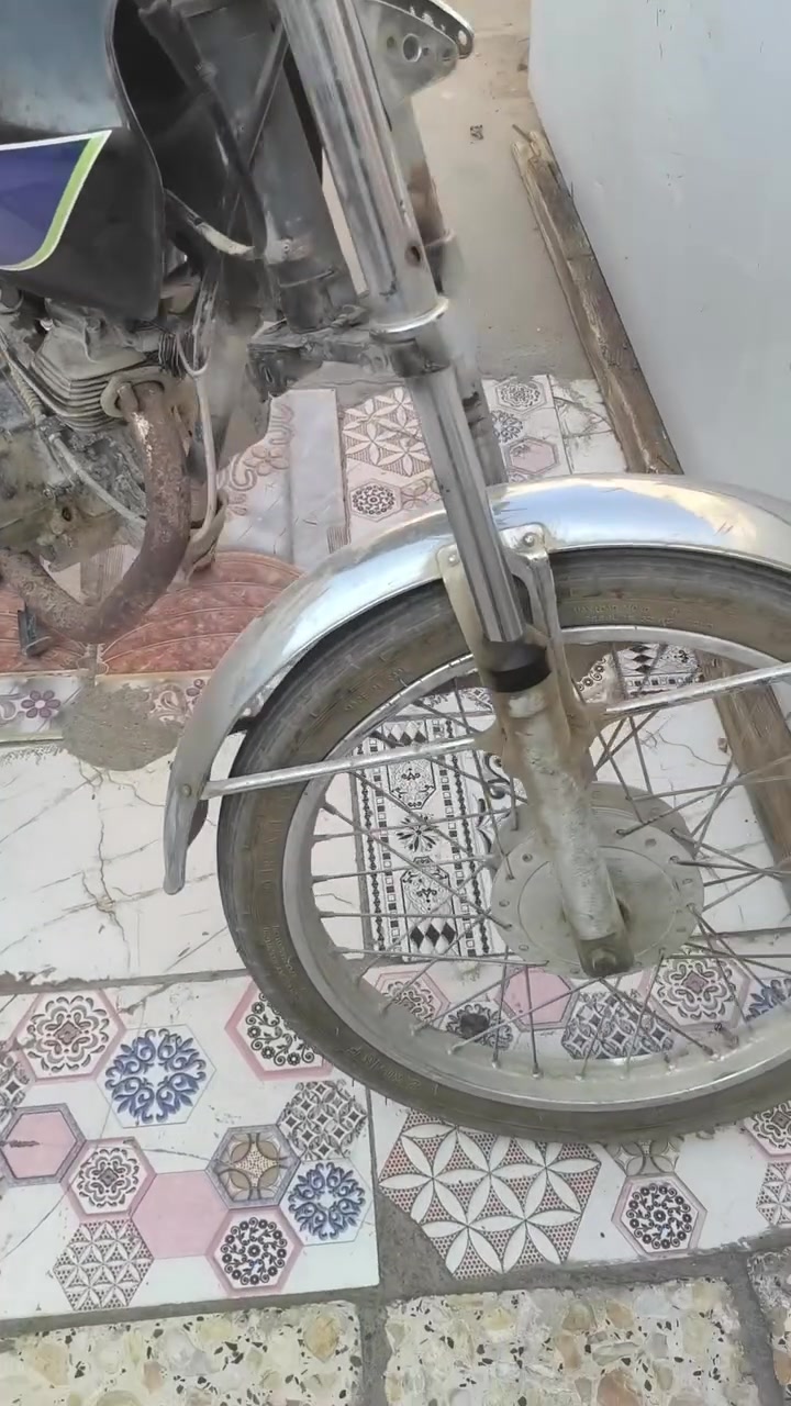 السلام عليكم 
ايراني البيع أدوات 
عنوان خور الزبير 
السعر 200بيها مجال قليل 
***********

