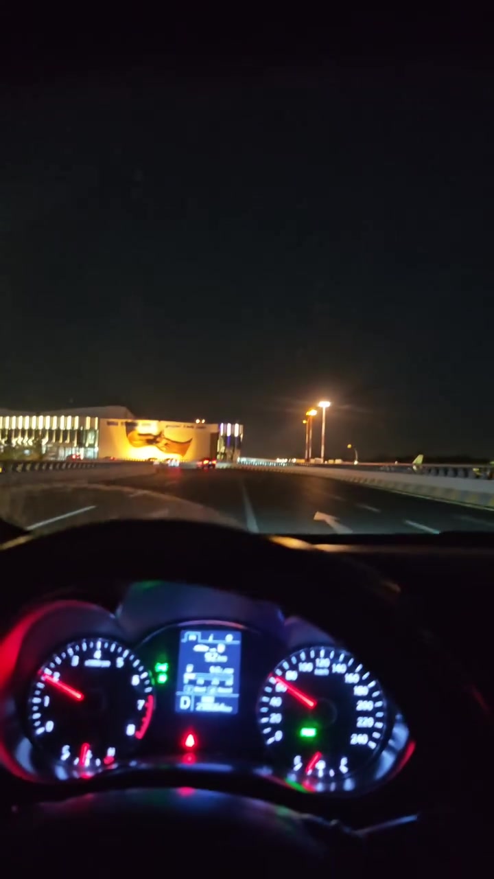 نوصلكم من باب البيت الى صالة مطار بغداد الدولي 
استقبال المسافرين وتوصيلهم لجميع مناطق بغداد
سيارات حديثة ومكيفة
للتواصل ***********
