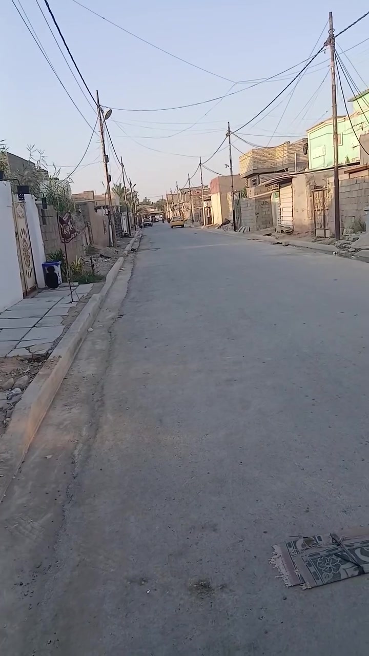 السلام عليكم بيت للبيع منطقه سبع قصور شارع ابو علي قرب اسواق سامي مساحه البيت 100 سعر ٣٥ رقم الموبايل ***********

