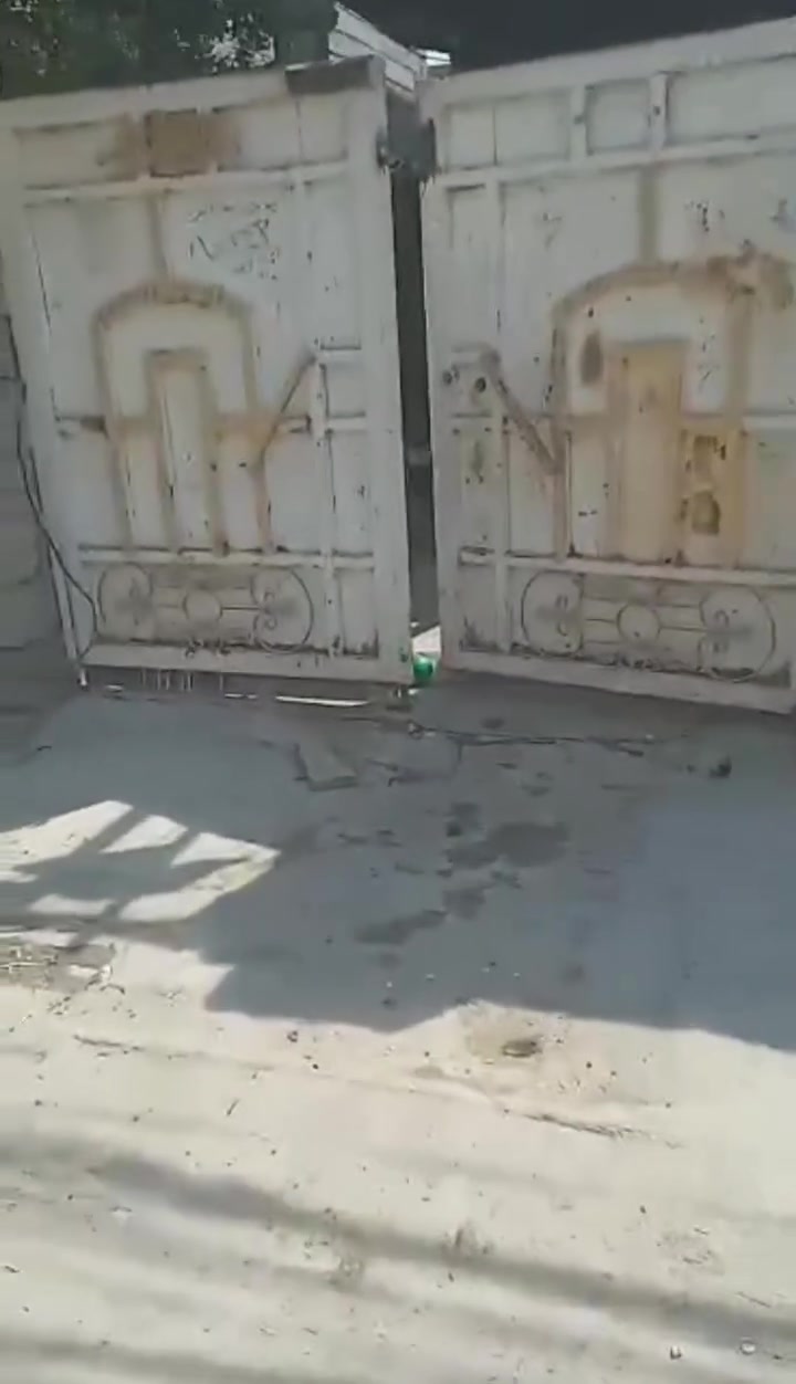 سلام عليكم بيت زراعي للبيع المكان كاطون مكتب بيروت كاع ابو سمير المساحة ٢٠٠متر متكون من اثنين غرف نوم وستقبال وصالة ومطبخ ومحل وصحيات السعر ٦٠وبي مجال ***********
