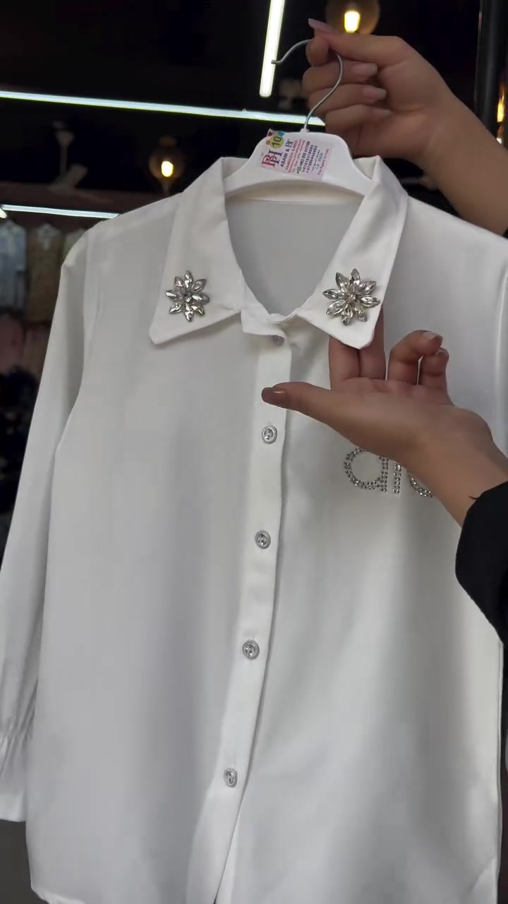 قميص مدرسي❤️
السعر 8.000 آلاف فقط❤️‍🔥

✨سكرة لملابس الأطفال ( لطفلكِ سيدتي ) 
👗اناقة + نعومة + ذوق خاص 
جمال طفلكِ يبداً من سكرة 
📍العراق بابل المسيب 
📞 ***********
