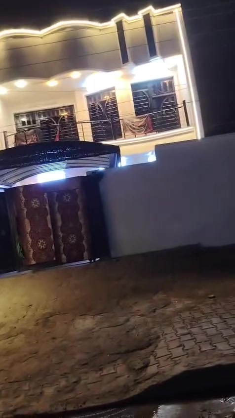 السلام عليكم 
ادور نظيف وماتتعب وبناء حديث وركن 
جبتلك الي تريده وبمنطقه شهيلات ومااريد احجي الفيديو هو الي يحجي والقرار يمك.. تواصل مع مكتب ابو سامر الخزعلي على الرقم ***********لمعرفه باقي التفاصيل 
وايضا قطعه بنفس القياس ١٥٠متر تريدها هم نبيعها الك لنفس صاحب الملك القطعه والبيت ١٥٠مار
