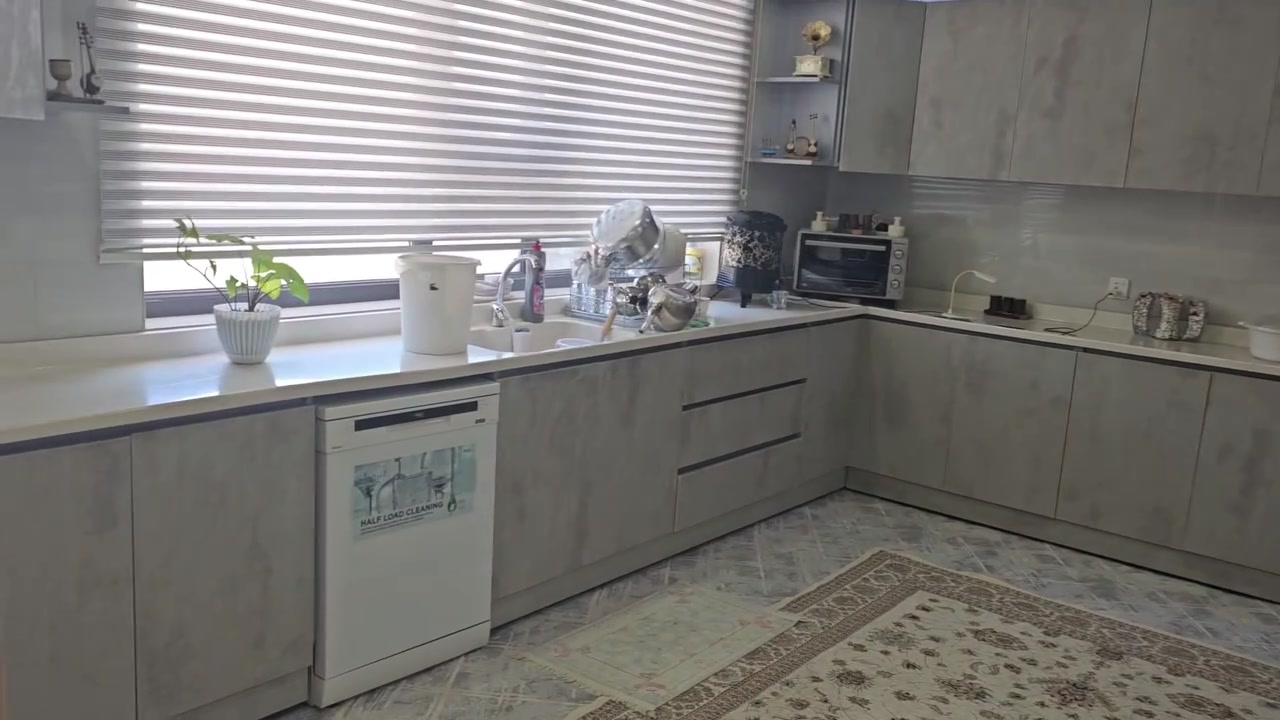 بالؤن پريسة بؤفرؤشتن سليمانى ***********
