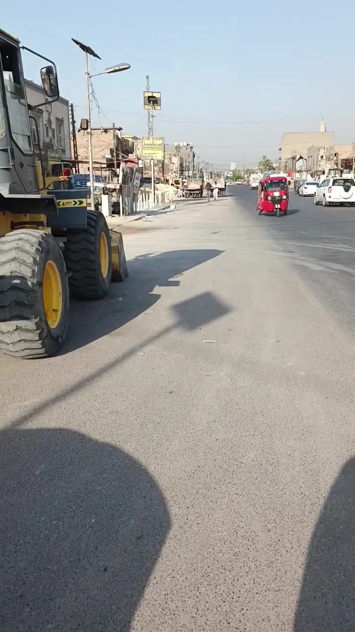 السلام عليكم قطعه تجاريه للبيع محدوله وجاهزه للبناء المساحه ٢٠٠متر واجها ١٠نزال ٢٠ شارع السكلات في حي العامل  للاستفسار مراجعة مكتب الرافدين حي العامل مجاور جامع العشره المبشره مقابل مطعم سندريلا الاتصال بين ***********
***********
