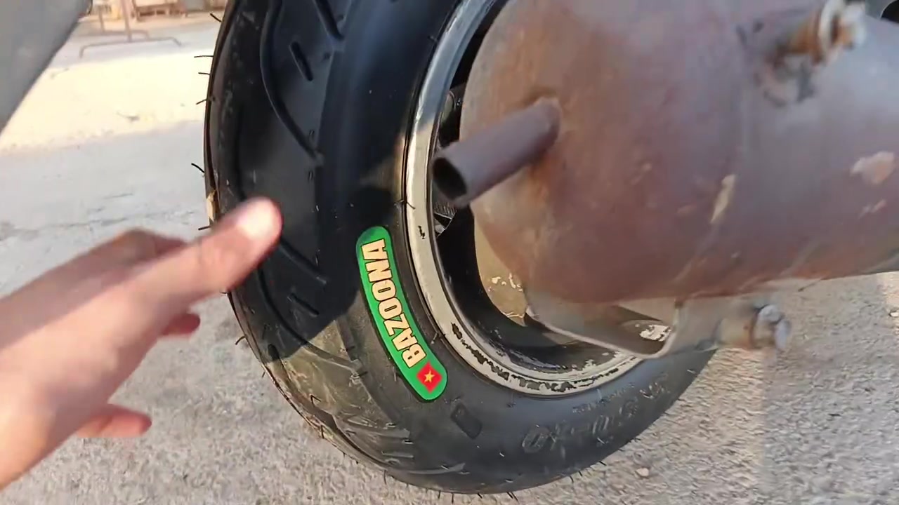 سلام عليكم  🤝
فراشه  ام شوارب  🦋
دراجه  مكينه 125 cc 🦾
السرعه القصوه 140  🛵✈️
گفرات كاملت كلهن بلادي  مفصخن و ضامهن +  ا نضاف
الدراجه نزلناهه من الرنبه  قبل سنتين  و انتركت 6 اشهر  
الدراجه شغاله 
 خير من الله  المكينه    

+تايرات جددت  و مبدل دهن  امزويل 40: 10 
العنوان : بغداد  مدينة الصدر 
رقم الاتصال :‏‪***********‬‏
 رقم اتصال  :‏‪***********‬‏
                  السعرللطيب (350) وبيهه مجال للطيبين
