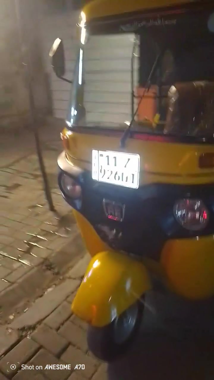 تكتك 21موديل. تفاصيل اتصل وخادم***********واني خادم للبيعوسعر 8000000مليو خوان تكتك بيهة شوية بل لغد ومصبوغة جمالية

نص مكتوب في الصور:
- Shot on AWESOME A70