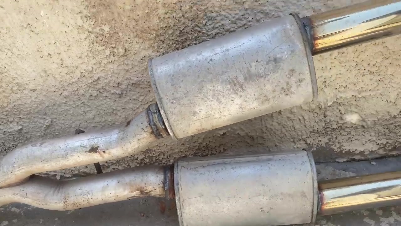 اكزوز اس ارتي كامل مع بوابات كامله هنه والماطورات مال موديل 22 وسطيات بوري 2.75 انج المكان بغداد السيديه السعر مناسب 
***********
