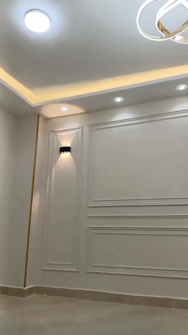 سلام عليكم نعمل صبغ وجبس بورد وجميع الديكورات حسب طلب داخلي خارجي وسعار مناسبه جداا  كادر  علي عباس للديكور ***********

