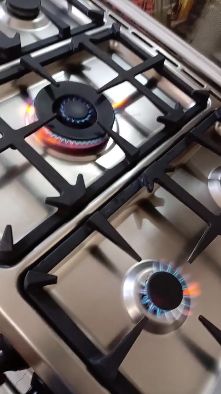 طباخ ايطالي للبيع
بلادي عل شركه جداحه شغاله

السعر 190 قفله

داموك الطشاش

***********
