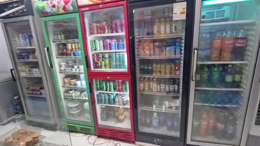 أسواق في كربلاء للبيع 
أسواق جاهزة وشغاله على شارع عام مقابل مجمع طبي وقرب المستشفى التركي أسواق ما ناقصها شي تجي تكعد وتبيع وما شايل ايدي منها جاي اتسوك دائماً 
#سببـالبيع ضرف صحي ( انزلاق) وما اكدر اگعد هواي 
محتويات الاسواق 
5 عارضات عمودية تبريدها فول 
2 مجمدات للحوم والموطة 
سفينة وسطية 3 متر 
رفوف درجة أولى 
مبردة صغيرة 
ميز كاشير جديد 
جهاز رصيد 
جهاز كي كارد 
اجارها مناسب 300 ألف 
وبقية التفاصيل واضحة بالصور والفيديو 
سعرها 7 ملايين وبيها مجال قليل 
متواجد دائما على الخاص 
رقم الهاتف والواتساب ***********
