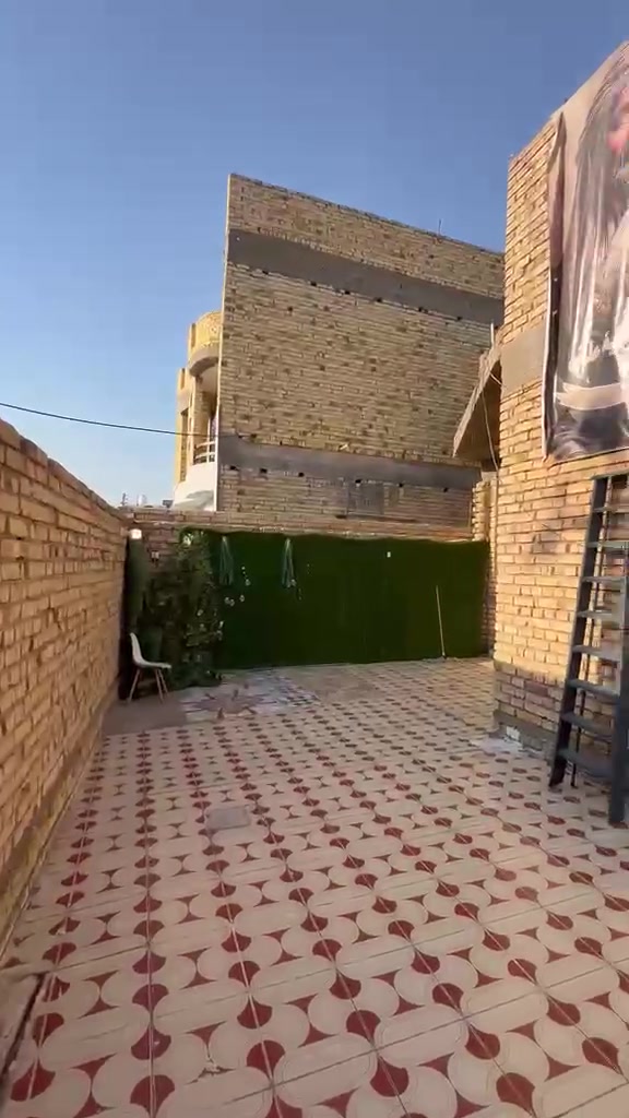 بيت للبيع مساحته 200م بگاع شياع قريب على الجسر الجديد شارع المدارس
الاثاث ايضاً معروض للبيع يعني اي شي تريده من الاثاث تگدر تشتري وسعر الاثاث يكون خارج سعر البيت .الاستفسار اكثر اتصال على الرقم ***********

