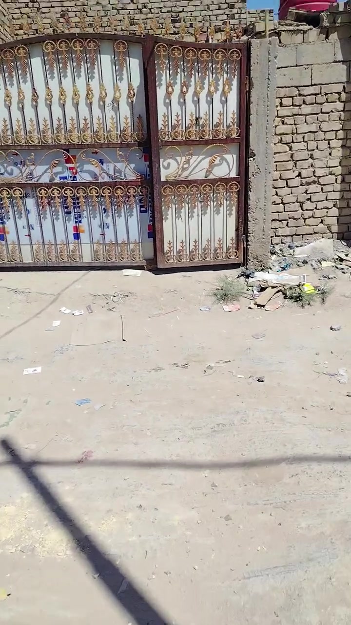 بيت للبيع المساحة ١٤٠ متر الواجهة ١٠ شارع سيد حسن قرب 
بيت عقيل الكارظي فعل الرغبين الاتصال
, ***********
***********
