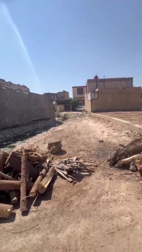 للبيع قطعة أرض مساحة 100 متر
📍 الموقع: خلف مطعم قنديل.

📞 للاستفسار والتواصل:***********

