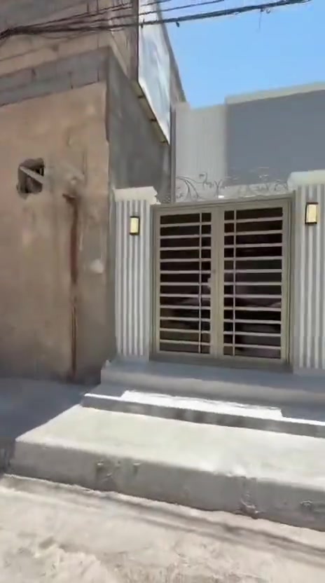 اللهم صلى على محمد وآل محمد
دار للبيع كربلاء حي العسكري ✔️
قطاع 13🌲 مجاور حديقه النور 
نوع العقار طابو صرف ✔️
بناء حديث 🧱 طابوك جمهوري ✔️
مساحه 143 ♦واجها 5,50م نزال 26
 نظام 2 غرف نوم 🔸 استقبال 🔹
صاله ▫️ منور داخلي ▫️مطبخ 🔹
حمام عدد 2 خارجي وداخلي
كراج 5 م 🚗  طابق واحد 
البيت شغل درجه أولى مغاسل تانكي سخان
البيت جاهز للسكن 🏡 أصباغ شركه جوتن ✔️
***********
***********
