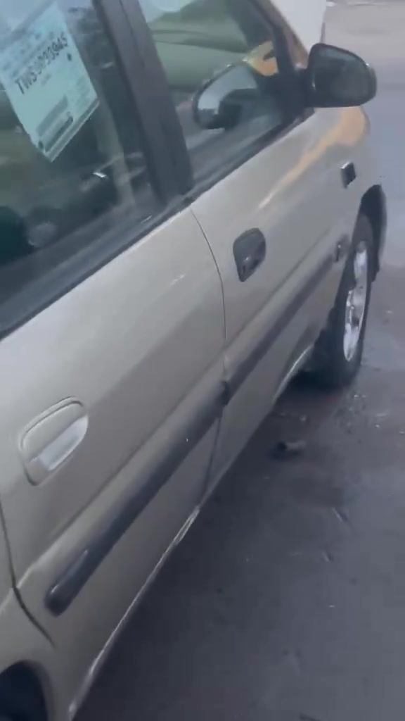 سلام عليكم سياره للبيع جاهزه تخم تاير جير مكينه مكفولات مداور السياره راعيها متوازي على بيعها سعر 45 وبيها مجال حق الجيه سياره جاهزه اي استفسار اتصل بالرقم مكانها نجف ***********
