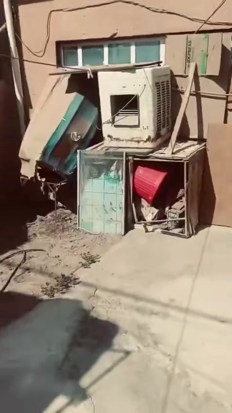 اقره المنشور زين وخابرني
بيت مساحة 118 متر طابو زراعي سند 25 

يحتوي على 

غرفه 6*6

استقبال 5*4

مطبخ 4*4

وحمام داخلي خارجي +منور 

عنوان البيت طريق كربلاء بغداد عامود 179

مسافه كيلو عن الشارع العام +البيت يحتاج ترتيب 

سعر 45 مليون شراي يتصل ***********
