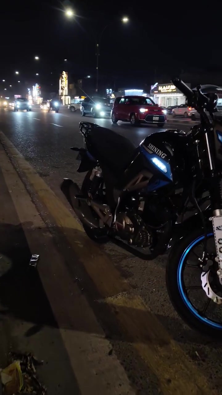 السلام عليكم شاينك بطح مكينه 250CC ماشيه 4.500 رقمها نجف مشروع وطني الدراجه ما ناقصه برغي سرعه 140 حقيقي صالنصه رياضي وبلادي وياها السعر مليونين 450 وبيها مجال رقمي ***********  مكاني نجف شارع المدينه

