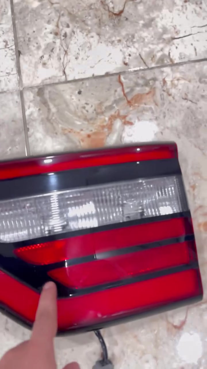 بك لايت دودج دورانجو
وكالة اصلي مال السياره ومابيه اي شي وشغال 
بس إضاءات صغيره محتركة

العنوان // بغداد ، حي الحسين قرب شارع المطار 
الرقم // ***********
السعر // 130 الف وبيه مجال
