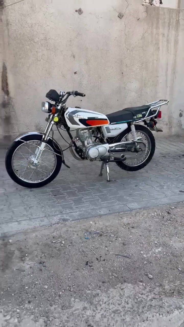 السلام عليكم دراجه 4كير ارشه
مؤديل22 اوراق أصولي وكيل سما بغداد كبل ترقم  سعر دراجه 650 جديده وما ناقصه شي مثل ما جاي اشوفها بالصور كهربائيات والظفيره والباتري وتايرات جدداي ختلاف بالنظافه مع الصور لا تشتري مكينه مكفوله ناعمه لا صوت لا تبخير لا تنقيص الوياله عدلات مابيهن عواج
دبلات شغالات على الفحص ماعايزه الدراجه ماذب عليه ربع
مكانه نجف 
السعر 650 وبيه مجال مثل ما كلنه اوراق وكيل سما بغداد أصولي وكيل بالخان مكاتبه يم الوكيل الدراجه بسمي سعر 650 مكاني نجف موديل 22الرقم بي واتساب 
مامتواجد على الفيس***********
