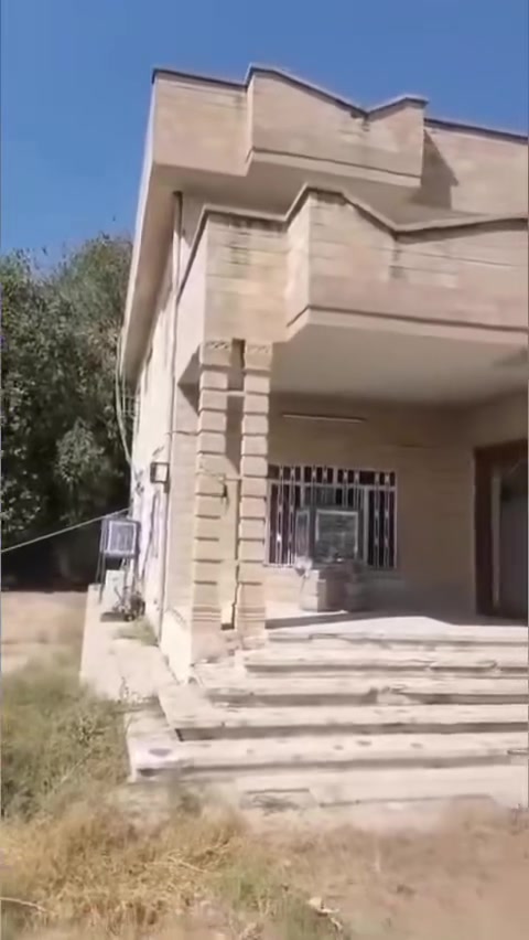 بيت للبيع في حي الطيران المربع الذهبي
الجانب الايمن امام المطار 
مقابيل مدرسة ابي تمام
والسعر مغري جدا جدا جدا  شرط السعر جوا السوگ
 مساحة القطعة 225 متر واجهة 8 متر
موقع مميز يطل على مطار الموصل
  سند_طابو_ملك_صرف
الشارع_تبليط_جديد 
السعر يرجى التواصل على الخاص 
او على الرقم الاتي 
📞*********** يتوفر واتساب

المساحه الكلية 676 متر
واجهه ٢٤ متر

