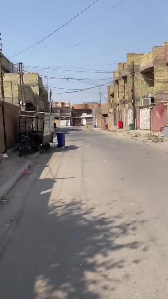 بيت البيع بغداد الحسينيه الضباط
قريب مطعم الامير ثاني فرع عن مطعم الامير 
مساحه100مقاطين ثلاث غرف نوم ستقبال معزول مطبخ معزول بناء قديم مرمم جديد مجاري كاشي كهربائيات شتاكر جدد البيتونه سندويج سعر 100بي مجال حك جيه ***********
