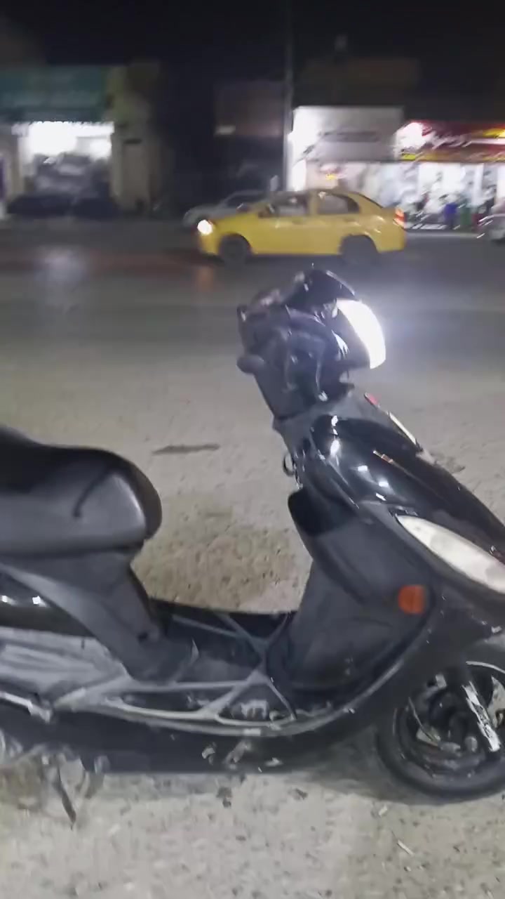 دراجة كامكوللبيع مجفتة جديدة كل شي ما بيها كله جديد سعرها 300 وبيها مجال مكان النجف حي ميسان شارع العسكري هذا رقمي بواتساب ***********
