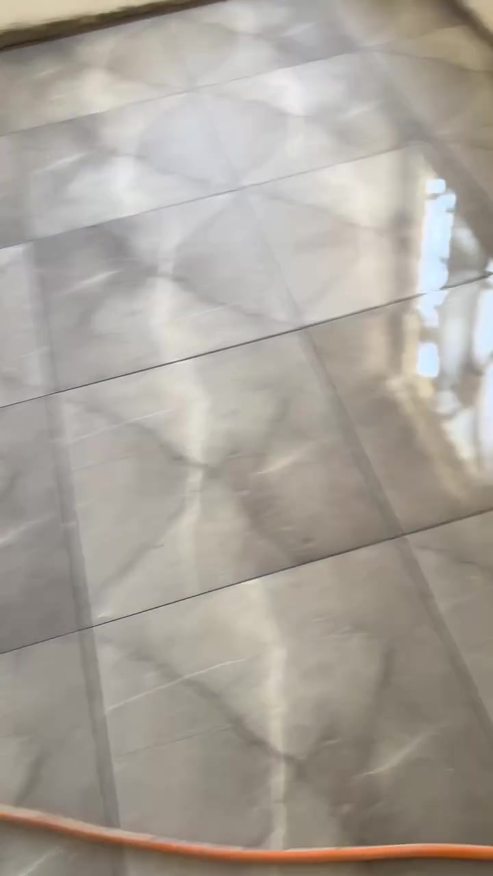 السلام عليكم  خلفه سراميك جدران وأرضيات حسب طلب ابو البيت الرقم ***********
