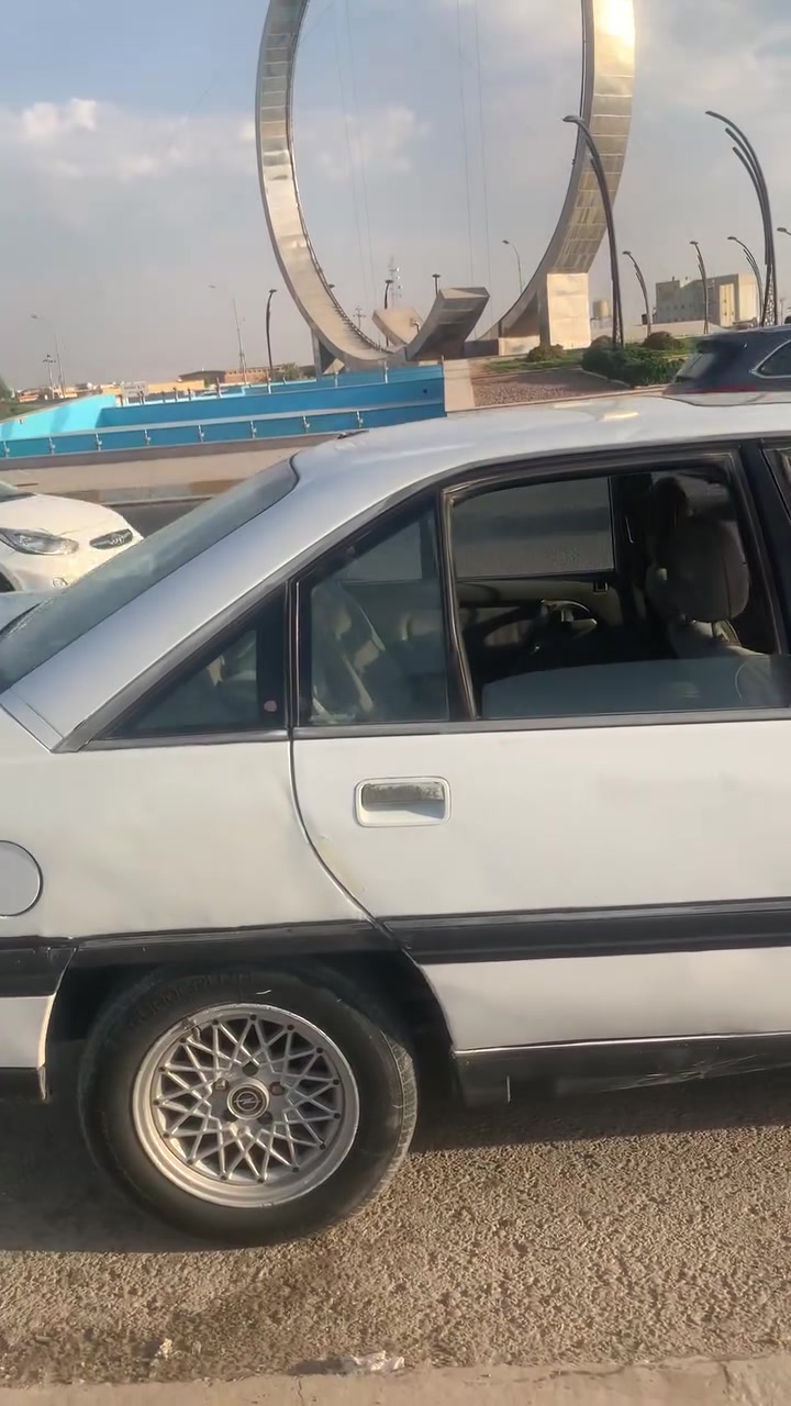 سلام عليكم اخوان ابل اوميكه موديل ٩١ مال جناي مكينه ٢٠٠٠حيل نضيفه
مكان رمادي خمسة كيلو سعر ٣٢ بيه مجال 
***********واتساي
