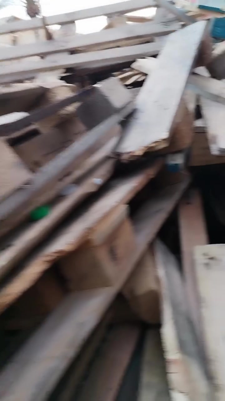 سكيب خشب نظيف قياس 120 /100
السعر 4500 بغداد البياع ***********
