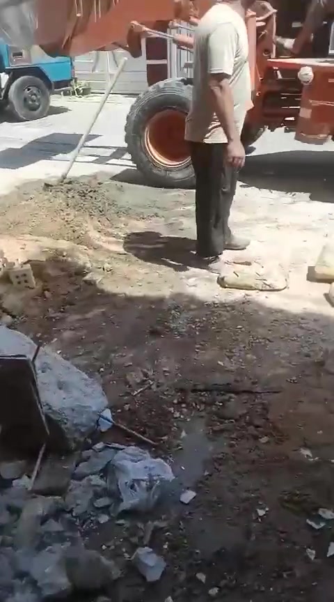 شركة البيت الجديد المقاولات ترميم المنازل،،،عمل اليوم ترميم بيت ماساحه 85 تقشير الجدران وضافه بناء وقص رباطات سقف وتدعيم السقف بلشيلمان المخفي ،،،،،البيت الجديد الترميم المنازل ***********
