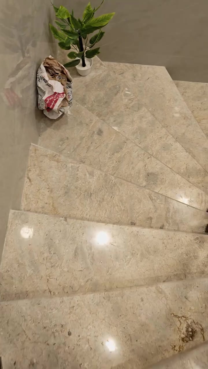 عمل مرمر بورسلين ارضي جداري درج حمامات واجهات شغل هنسي درجه اولا للتواصل ***********
