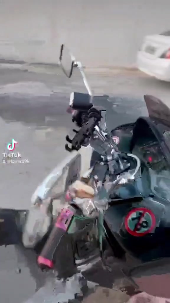 سلام عليكم فورزه 8/0 موديل 17 دراجه فول عميه كفاله عامه كلجات خلفيه جديده سلعه معدل نشاط نكره سلف كله فول كهربائيات كله شغاله لايت زنون    دراجه مليون 100بيه مجال  مكان كركوك  ***********
