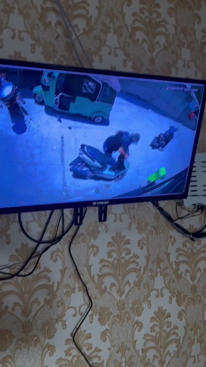 ملّيت كل يوم تخاف على دراجتك؟ 
جبنالك الحل اللي يخلي الحرامي يفكر 
خلي دراجتك بالشارع وانت مطمئن 🔒
قفل فلنجة أصلي 100%  
فولاذ صلب ضد القص والكسر  
المفتاح مشفر مستحيل يتقلد  
اقفل وانسة... دراجتك بأمان  

القطعة ب 15 الف مع التوصيل 
القطعتين ب 25 الف مع التوصيل 

للأسف الكمية جدا محدودة 😊

للحجز ارسل رقمك وعنوانك برسالة   

العنوان - بغداد / جكوك 
‏***********
