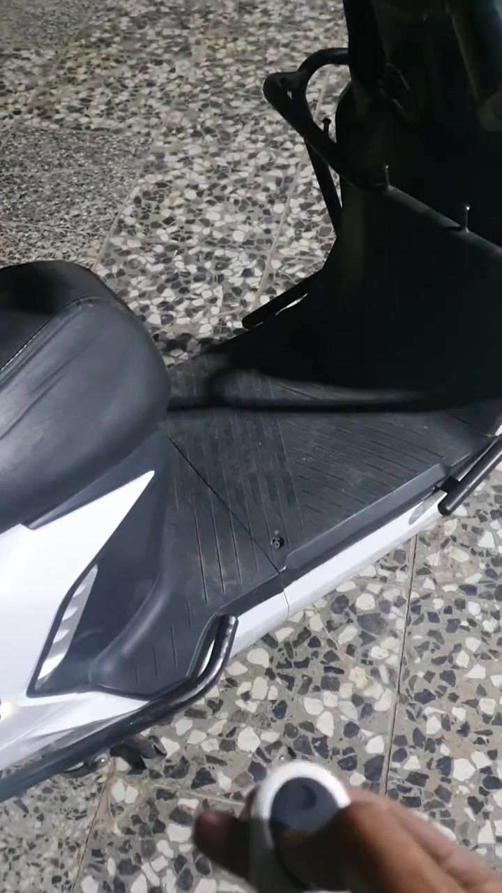 دراجه شحن ٦بطاريات للبيع العقل عاطل بدون بطاريات السعر 250وبيهامجال العنوان بغدادالحسينيه المعامل رقمي ***********

