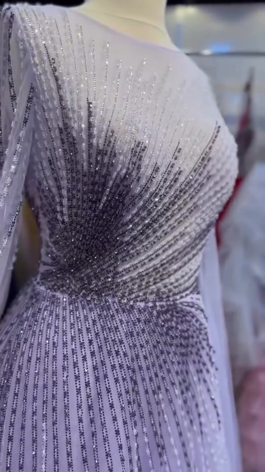فساتين • ملابس • نساء