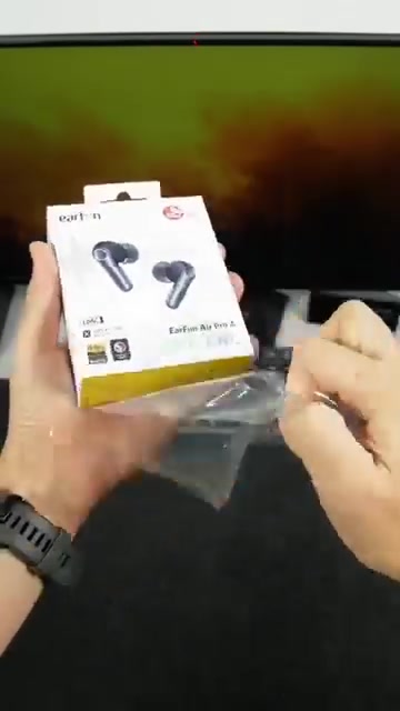 ايربودات • Earfun Pro 4 • ابيض واسود