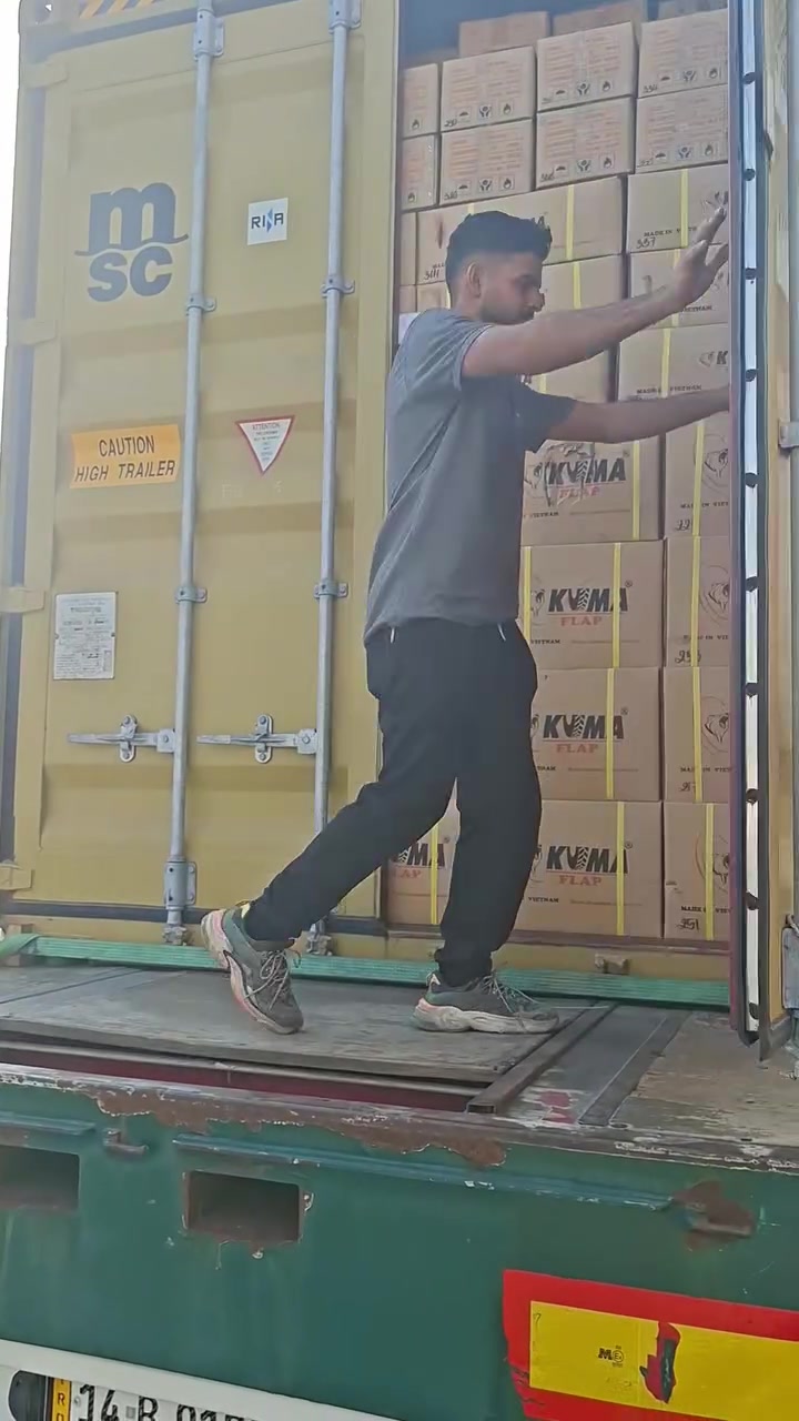 📢 تم وصول حاوية جديدة 📢
​شركة الوارث تعلن عن وصول حاوية جديدة من السفايف 🚢
🔹 المنشأ: فيتنامي أصلي 🇻🇳
🔹 جميع القياسات متوفرة
🔹 جودة عالية ومتانة مضمونة
🔹 تجهيز جميع المحافظات (جملة ومفرد)
​📍 بغداد - طريق معسكر الرشيد - مجمع السامري
​📞 حسين: *********** - ***********
📞 صباح: *********** - ***********
